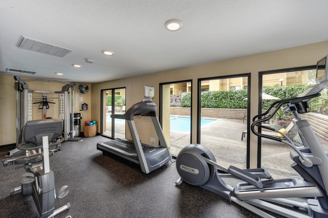 Folsom Gateway in Orangevale, CA - Foto de edificio - Building Photo