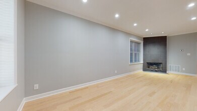 1543 W George St in Chicago, IL - Building Photo - Building Photo