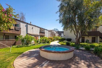 8019 Caminito de Pizza in San Diego, CA - Building Photo - Building Photo