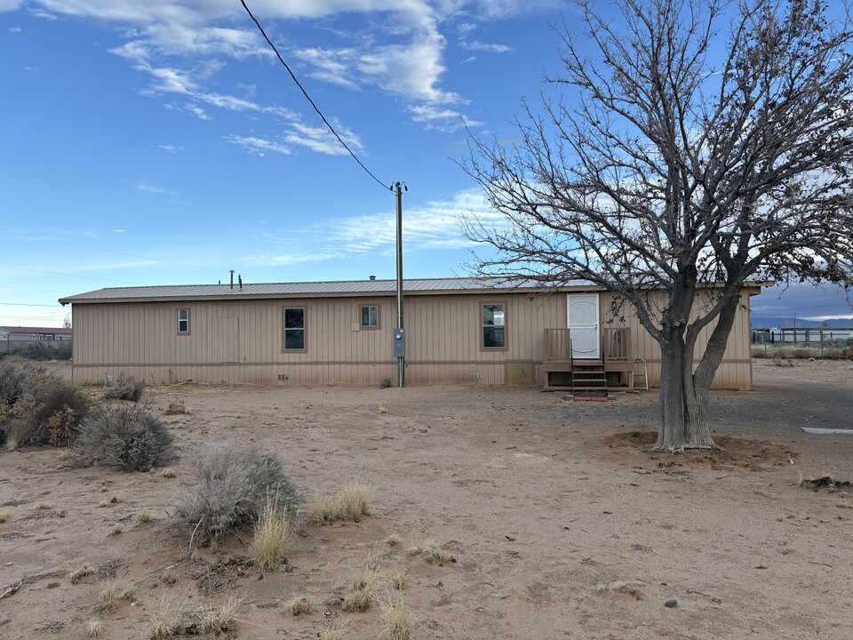 1 Brice Rd in Los Lunas, NM - Building Photo