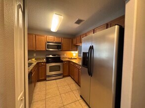 10957 Keys Gate Dr in Riverview, FL - Building Photo - Building Photo