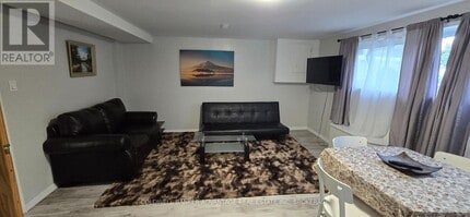 30 Tara Crescent in Thorold, ON - Building Photo - Building Photo