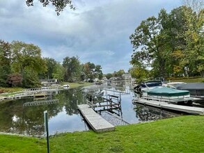 6495 Bella Vista Dr NE in Rockford, MI - Building Photo - Building Photo