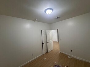 60 S 12th St, Unit 1 in Newark, NJ - Foto de edificio - Building Photo