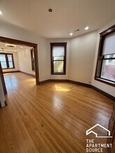 5046 N Clark St, Unit 3 in Chicago, IL - Building Photo - Building Photo