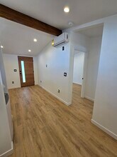 15657 Simonds St in Los Angeles, CA - Foto de edificio - Building Photo