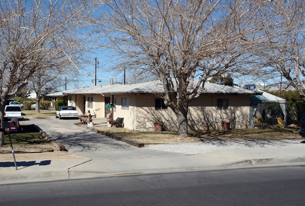 14570 Mesa Dr in Victorville, CA - Building Photo