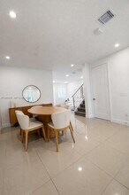 6674 NW 102nd Path in Doral, FL - Building Photo - Building Photo