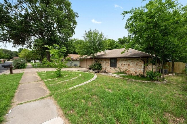 5502 Salem Walk Dr in Austin, TX - Building Photo - Building Photo