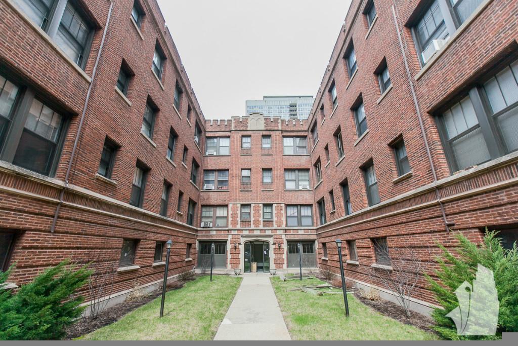 522 W Cornelia Ave, Unit 112 in Chicago, IL - Building Photo