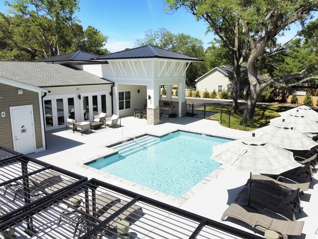 The Nixon Apartments in Wilmington, NC - Building Photo - Building Photo