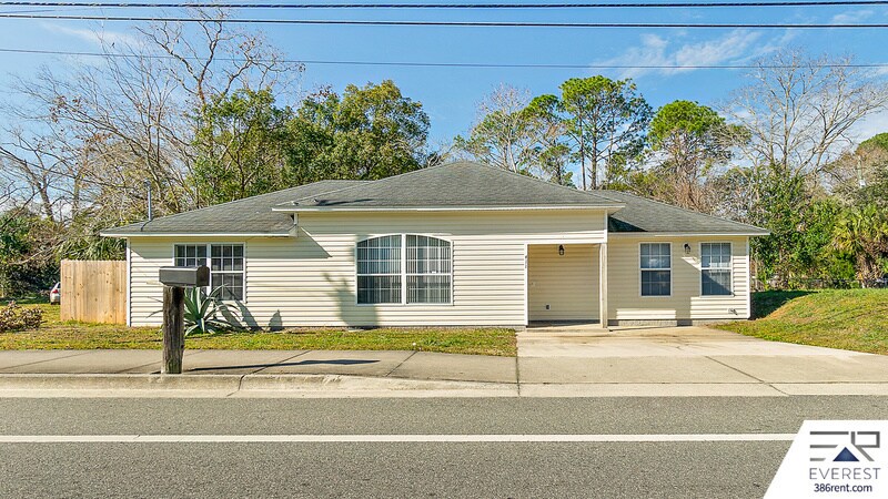 411 S St Johns St in St. Augustine, FL - Building Photo