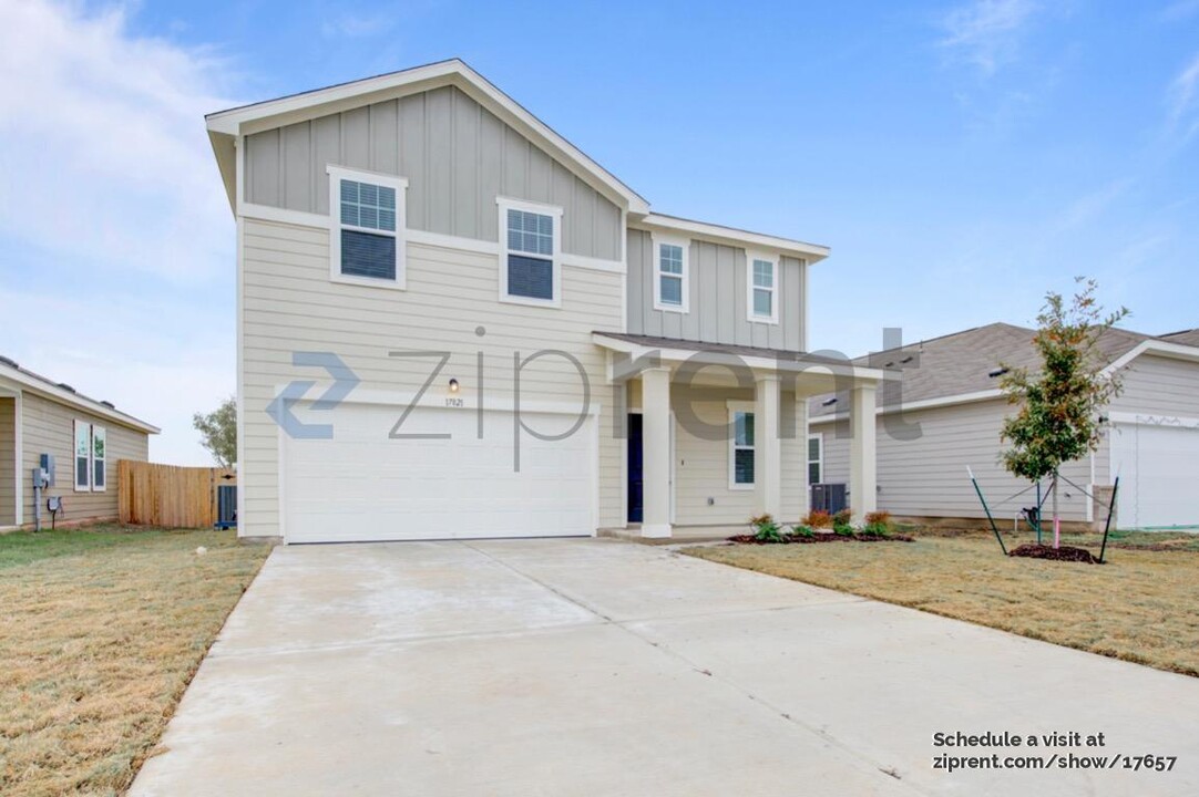 17825 Altesino Cove in Pflugerville, TX - Foto de edificio