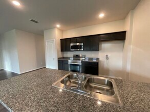 114 S Rainbow Dr in Whitehouse, TX - Building Photo - Building Photo
