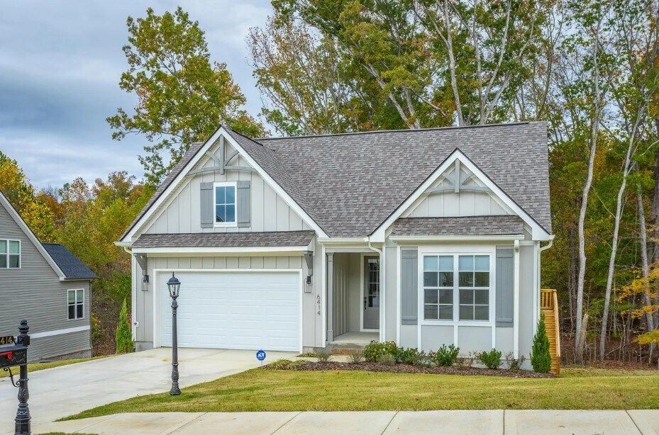6414 Satjanon Dr in Ooltewah, TN - Building Photo
