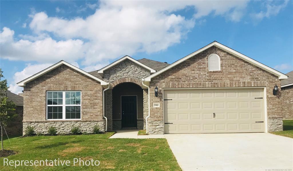 2020 South 14th St E in Broken Arrow, OK - Building Photo