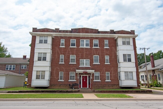 405 W 5th St-Unit -Apt. #03 in Coffeyville, KS - Building Photo - Building Photo