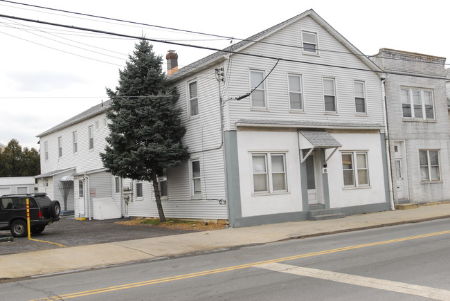 140 Whitehead Ave in South River, NJ - Foto de edificio - Building Photo