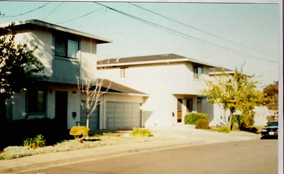 20059 Anita Ave in Castro Valley, CA - Foto de edificio