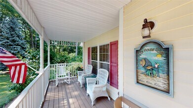 64230 County Rd 48 in Greenport, NY - Building Photo - Building Photo