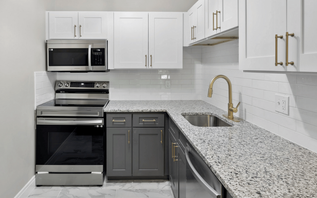 Somerset Apartments in Cincinnati, OH - Building Photo - Building Photo