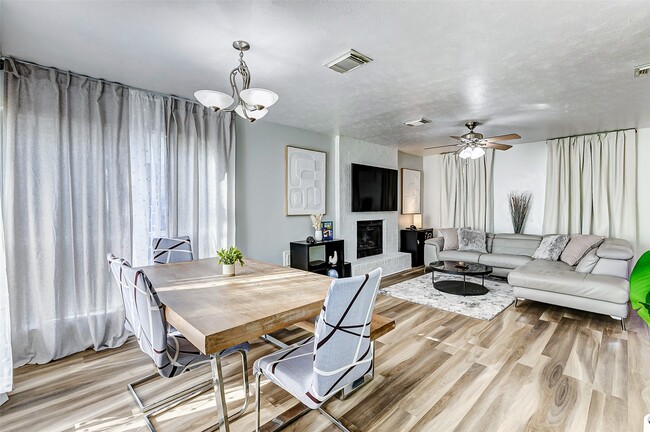 property at 92 N Deerfoot Cir