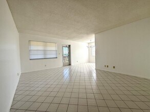 9 Hastings A in West Palm Beach, FL - Building Photo - Building Photo