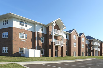 Village Crossing Retirement Community in Louisville, KY - Foto de edificio - Building Photo