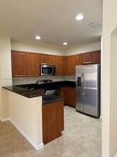 233 Las Brisas Cir in Weston, FL - Building Photo - Building Photo