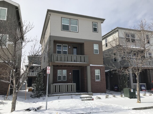 property at 2392 S Scranton St