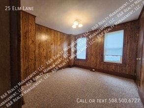 25 Elm Ln in Northbridge, MA - Building Photo - Building Photo