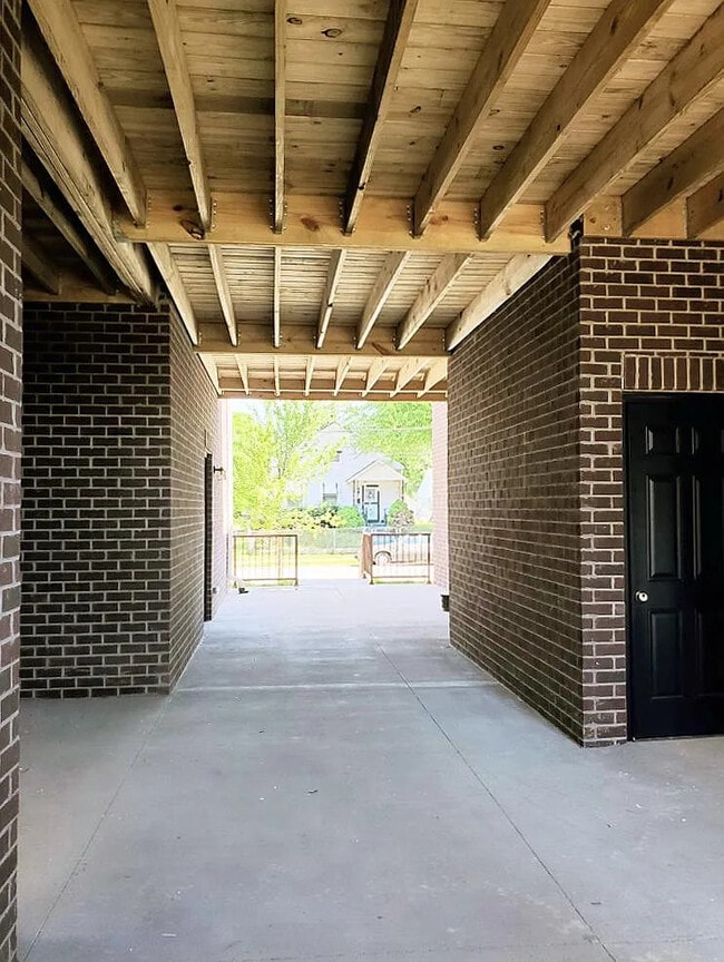 Montgomery Apartments in Louisville, KY - Building Photo - Building Photo