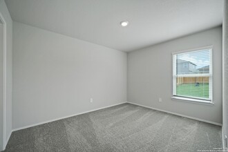 2123 Collins Aly in Converse, TX - Building Photo - Building Photo