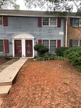 2831 Tully Square in Winston-Salem, NC - Building Photo - Building Photo