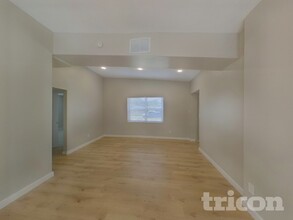 5827 10th St N in St. Petersburg, FL - Building Photo - Building Photo