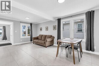 687 Stanley St in Windsor, ON - Building Photo - Building Photo