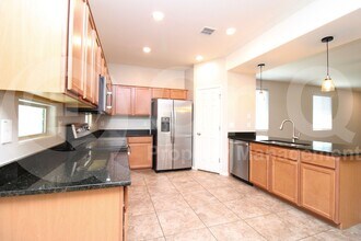 5217 S 17th St in Phoenix, AZ - Building Photo - Building Photo