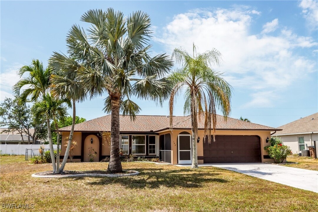 140 SE 17th St in Cape Coral, FL - Building Photo