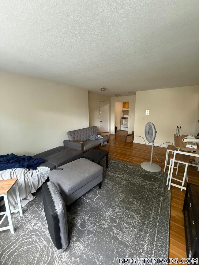 122 Dustin St
