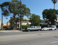 Oxnard Apartments in North Hollywood, CA - Foto de edificio - Building Photo