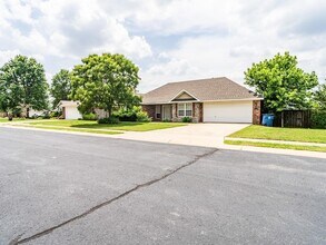 1393 St Clair in Pea Ridge, AR - Building Photo - Building Photo