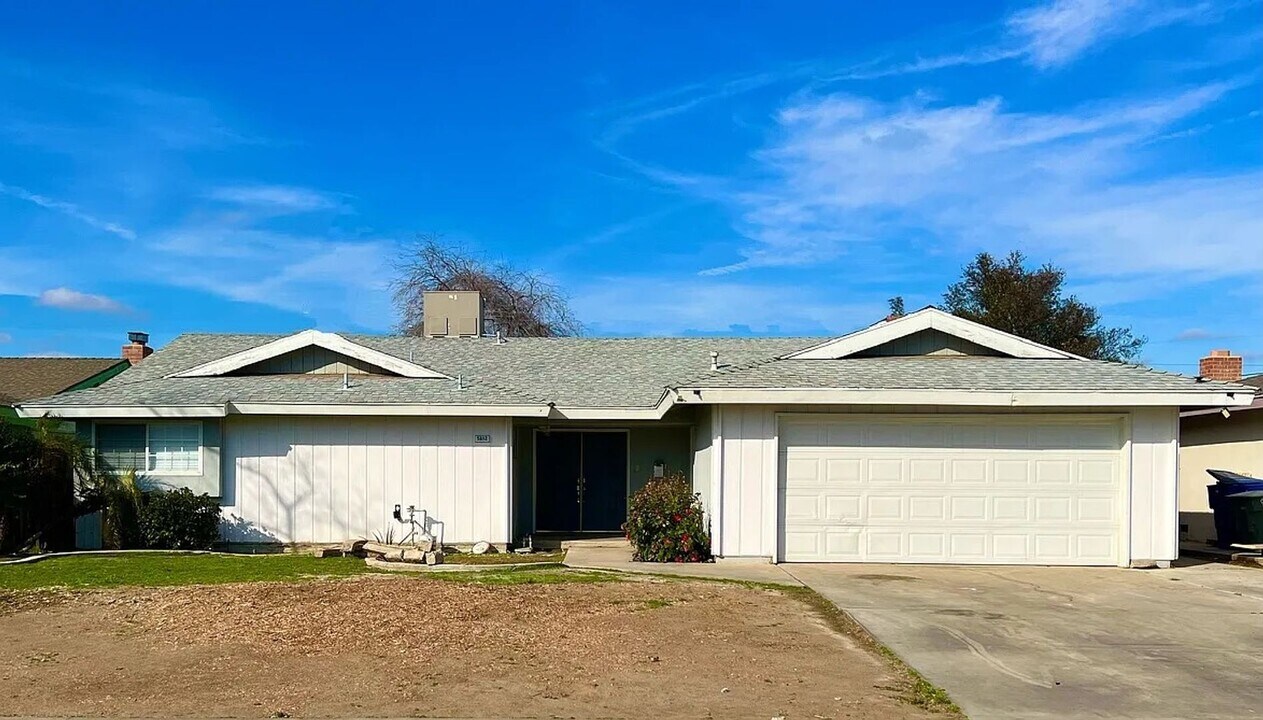 5812 Kleinpell Ave in Bakersfield, CA - Building Photo