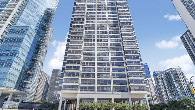 360 E Randolph St, Unit 705 in Chicago, IL - Foto de edificio