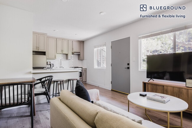 4136 Grand View Blvd, Unit FL0-ID1326 in Los Angeles, CA - Building Photo - Building Photo