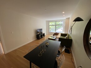 108 E Brookline St, Unit 5 in Boston, MA - Building Photo - Building Photo