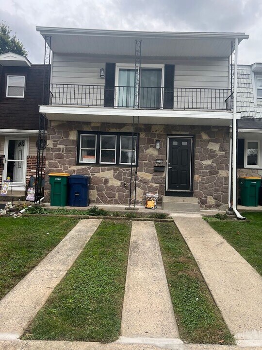 2506 Girard Ave in West Lawn, PA - Foto de edificio