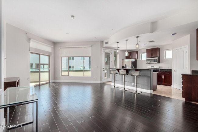 property at 945 E Playa Del Norte Dr