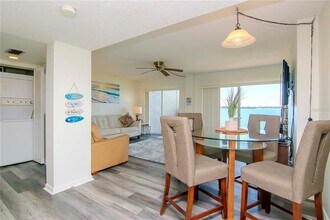 1301 Gulf Blvd in Clearwater, FL - Building Photo - Building Photo