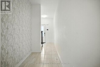 25 Saffron Way in Pelham, ON - Building Photo - Building Photo