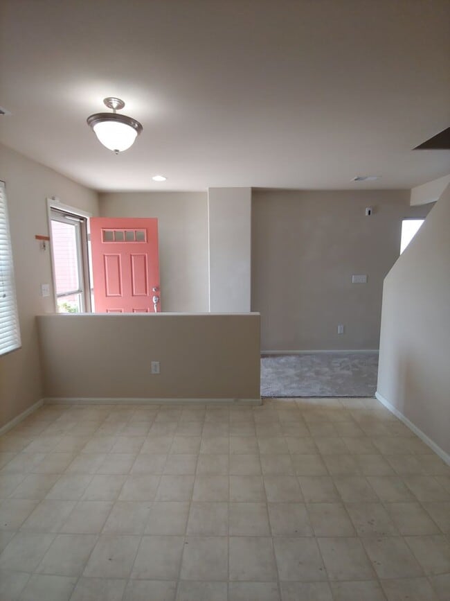 392 Montgomery Dr in Erie, CO - Building Photo - Building Photo